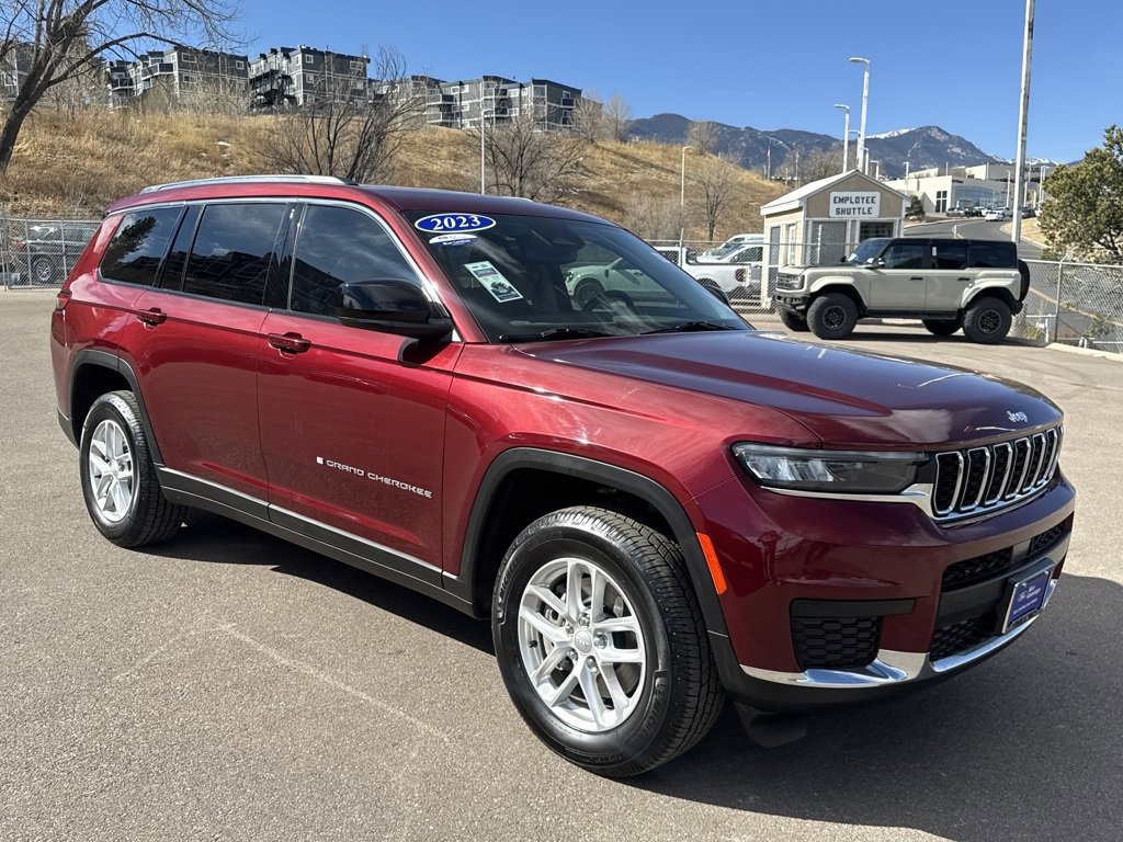 Used 2023 Jeep Grand Cherokee L Laredo
