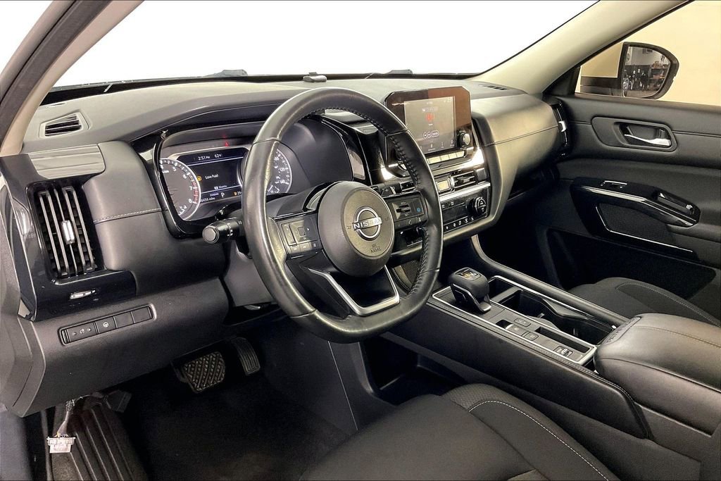 Used 2022 Nissan Pathfinder SV FWD image 18