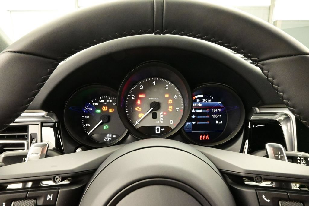 New 2026 Porsche Macan S AWD/4WD image 9