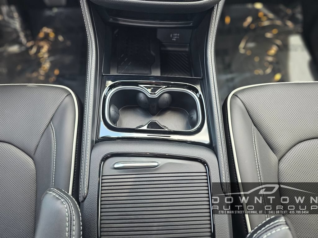 New 2027 Chrysler Pacifica Limited AWD/4WD image 10