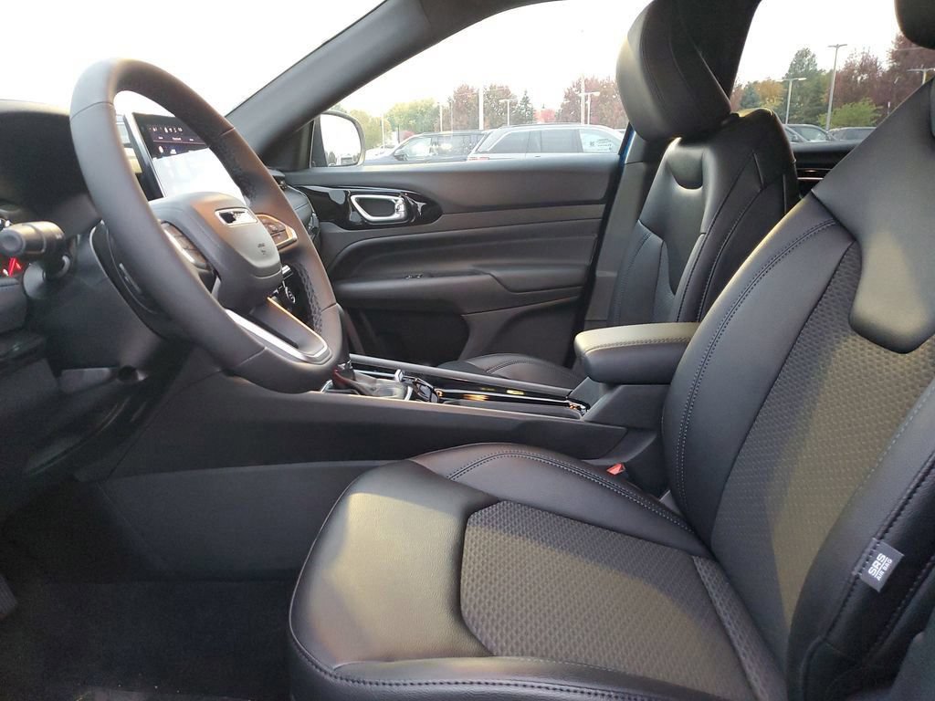 New 2026 Jeep Compass Latitude AWD/4WD image 19