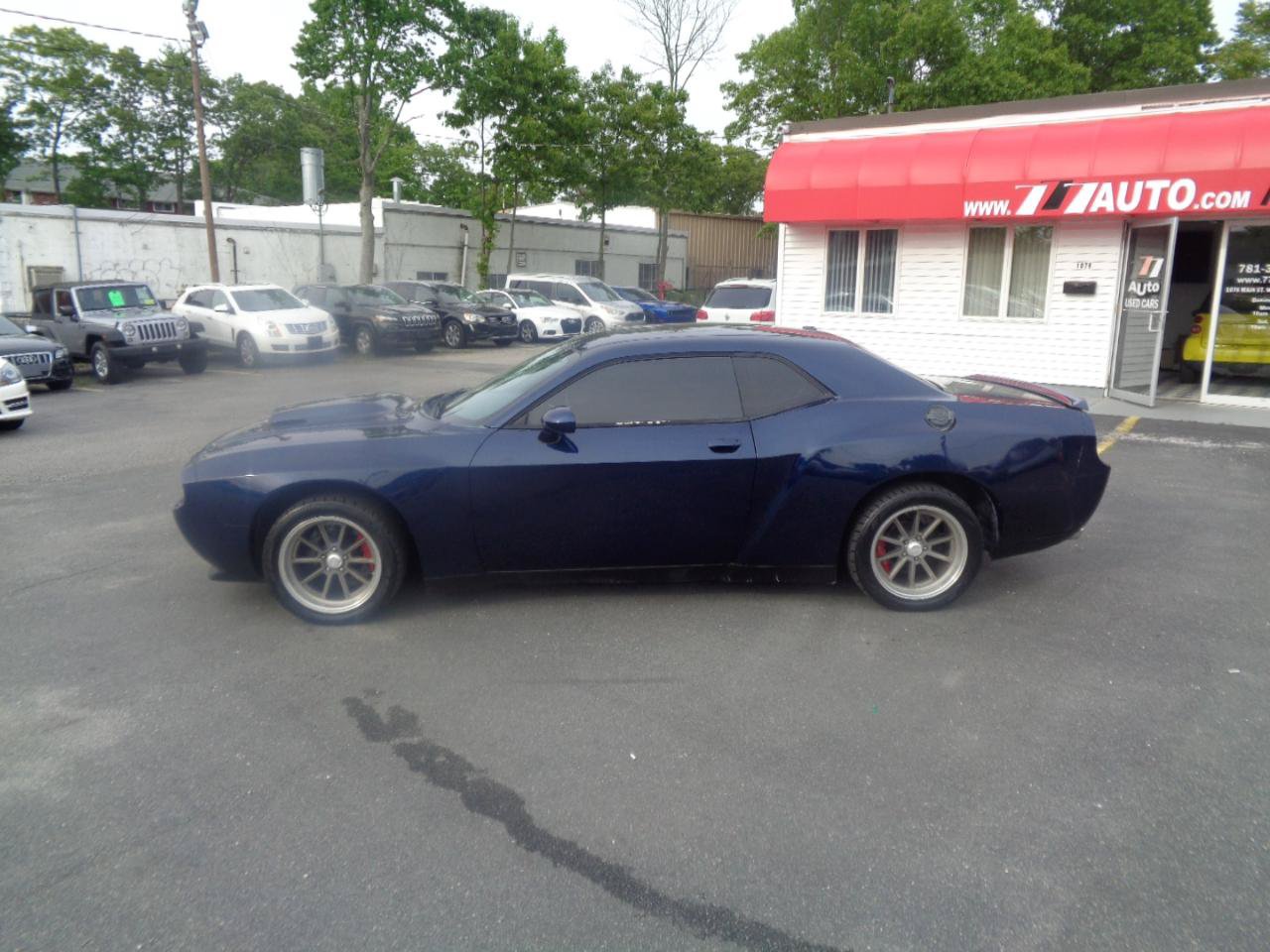 Used 2014 Dodge Challenger R/T RWD image 2