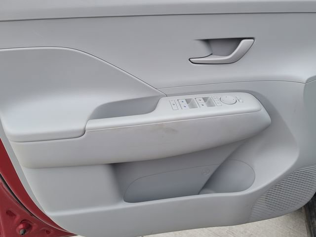 Used 2025 Hyundai Kona SEL AWD/4WD image 10