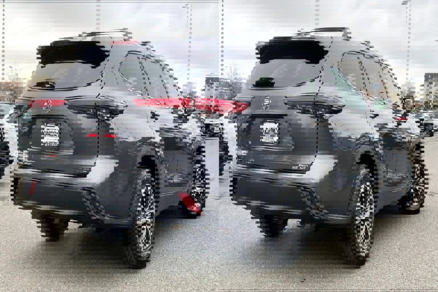 Used 2022 Toyota Highlander XLE image 12