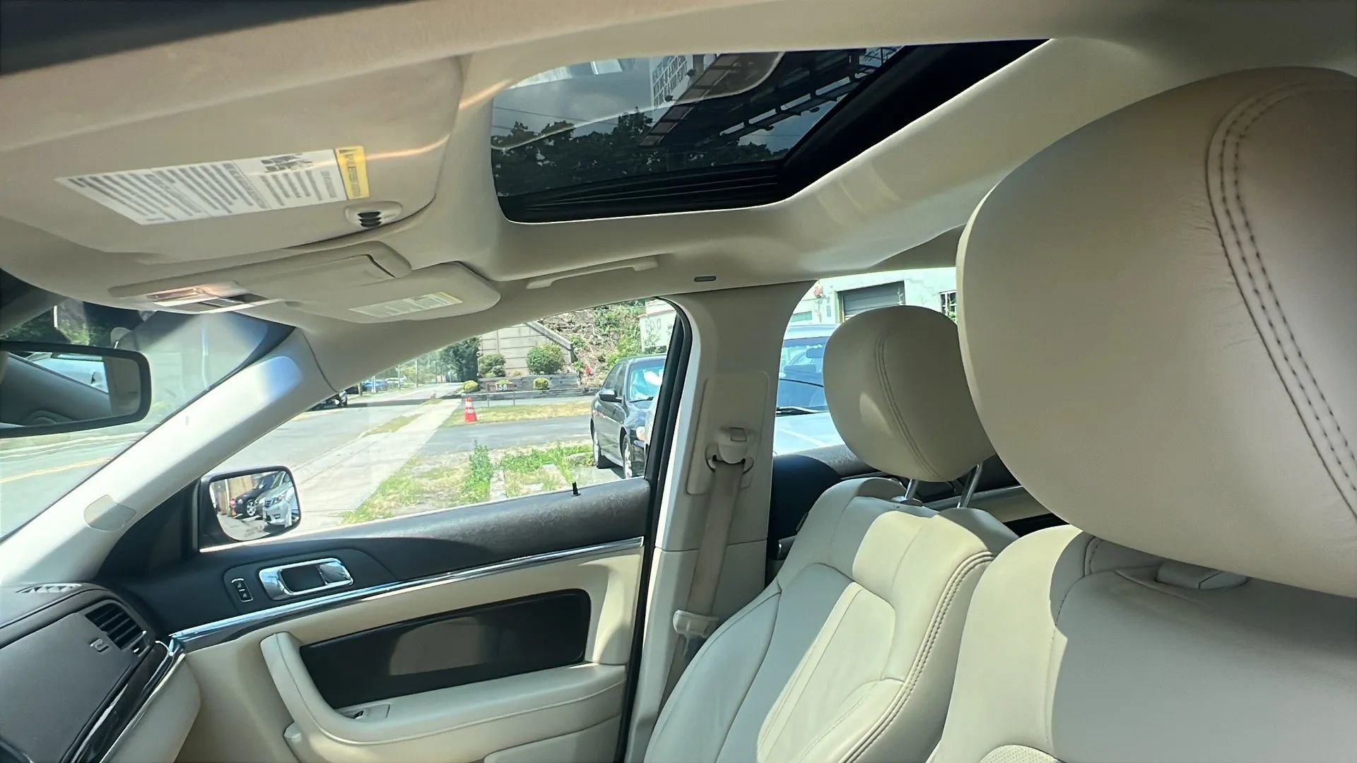 Used 2015 Lincoln MKS AWD w/ Equipment Group 201A image 26