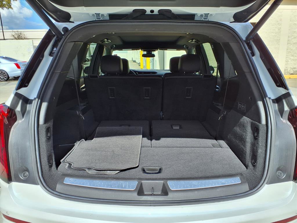 Certified 2024 Cadillac XT6 Premium Luxury image 16