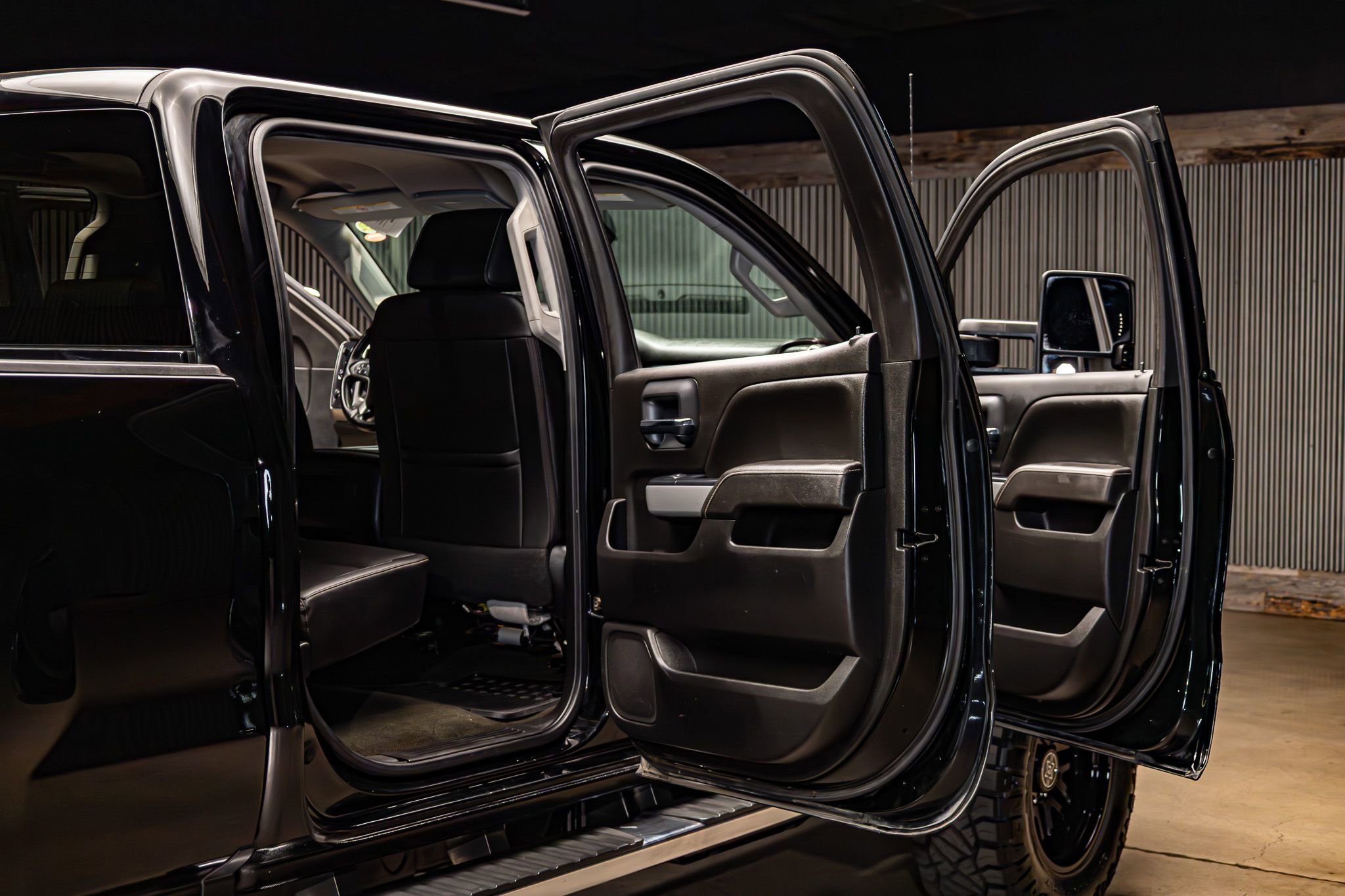 Used 2018 Chevrolet Silverado 3500 LTZ w/ Duramax Plus Package AWD/4WD image 30