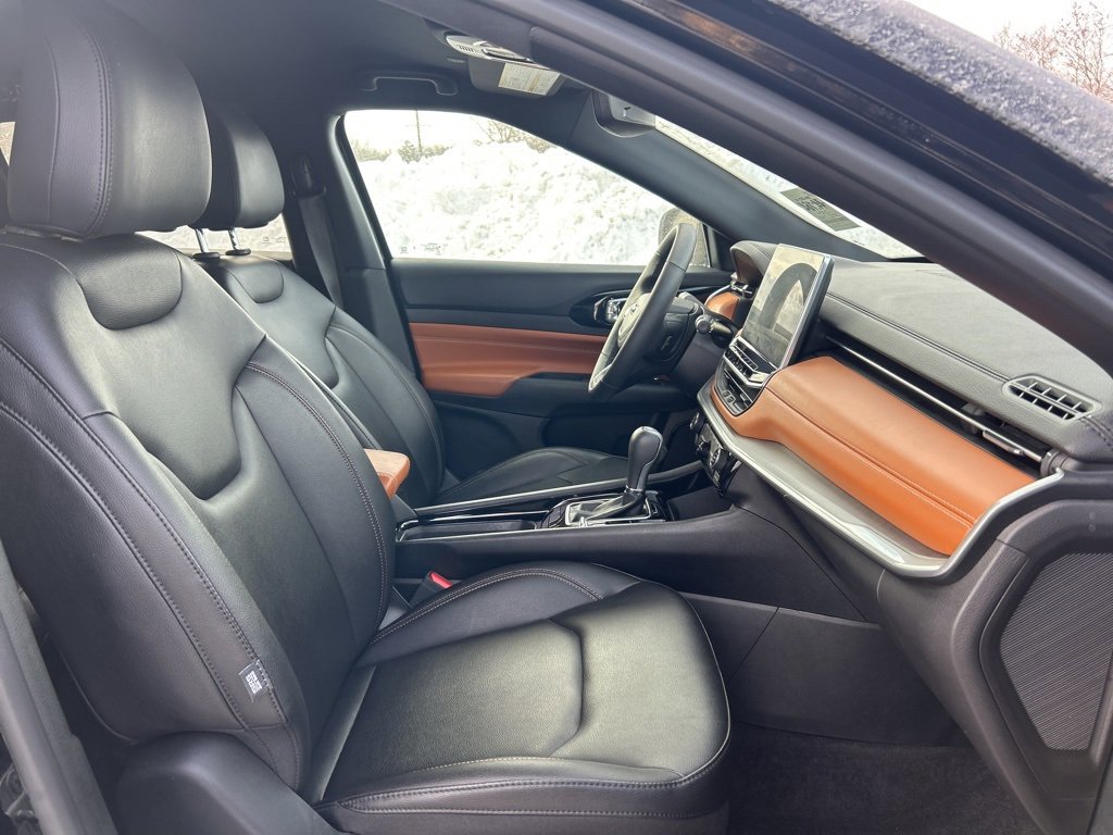 Used 2024 Jeep Compass Limited image 8