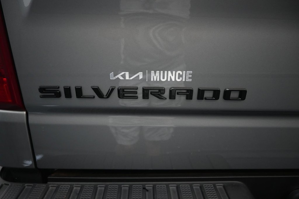 Used 2026 Chevrolet Silverado 1500 Custom w/ LPO, Dark Essentials Package AWD/4WD image 10