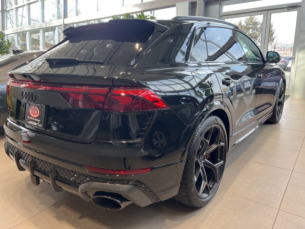 New 2026 Audi RS Q8 performance image 4