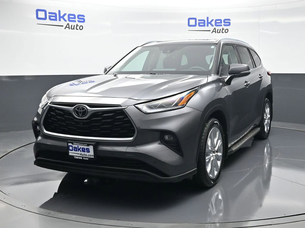 Used 2022 Toyota Highlander Limited image 4