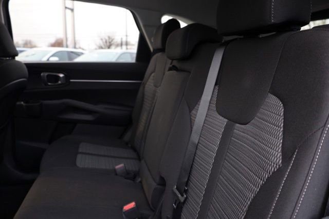 Used 2022 Kia Sorento LX image 31