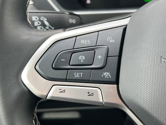 Used 2024 Volkswagen Tiguan SE image 21