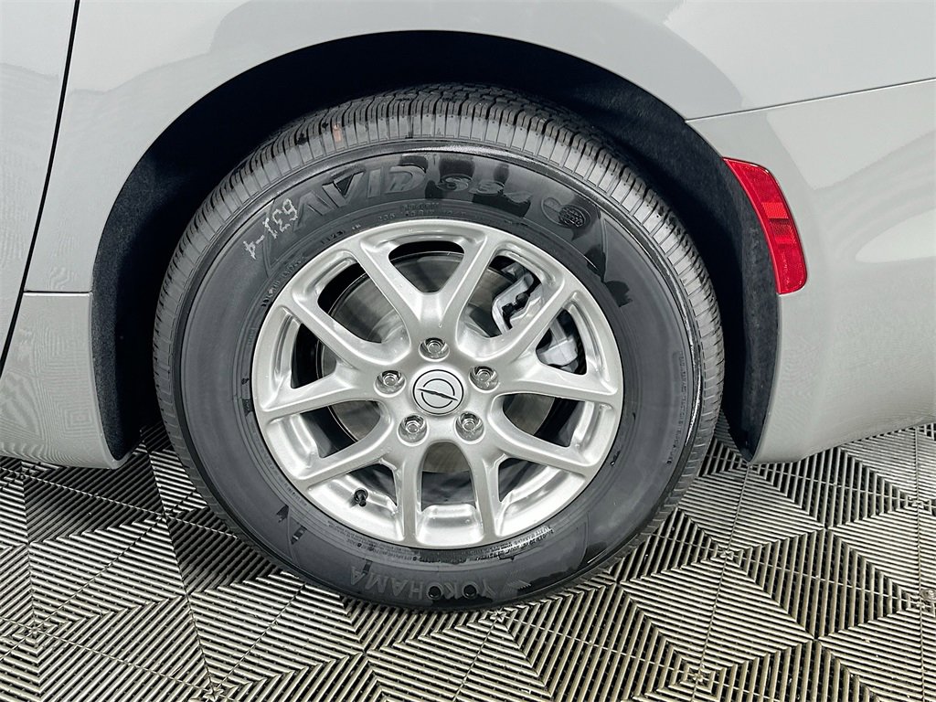 New 2025 Chrysler Pacifica Select w/ Uconnect Theater Family Group image 17