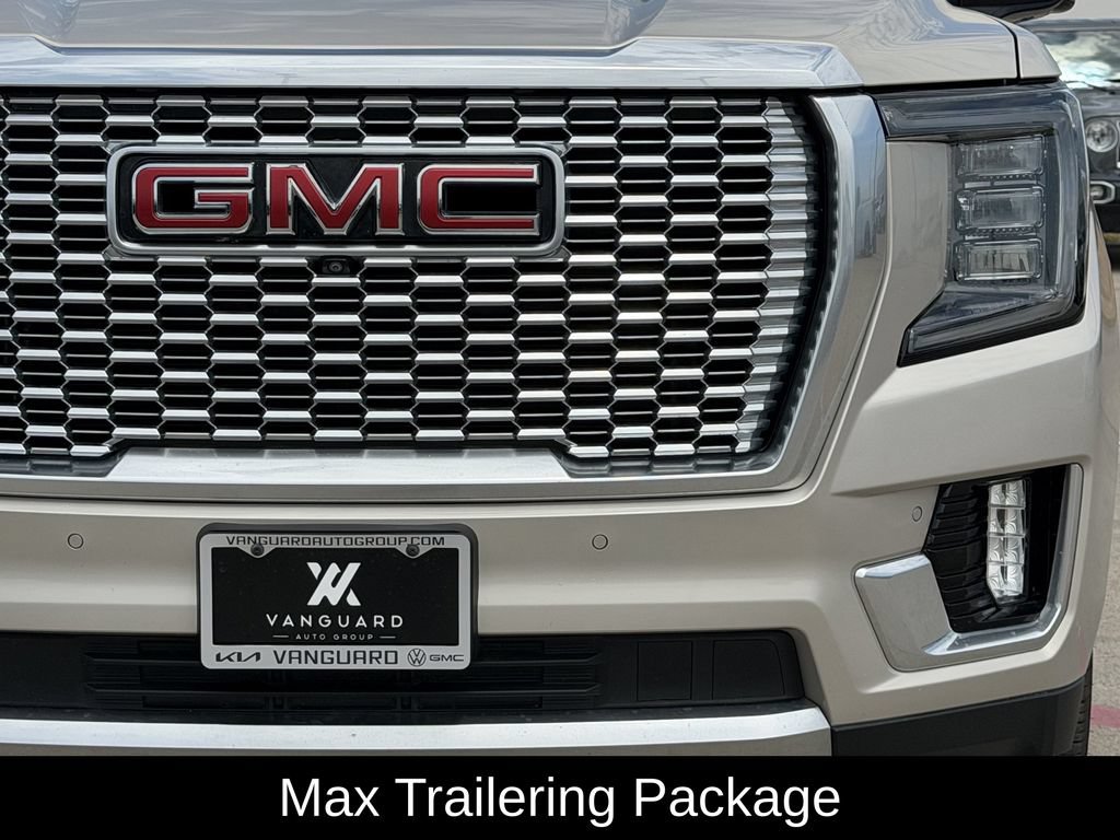 Used 2022 GMC Yukon XL Denali w/ Denali Premium Package AWD/4WD image 4