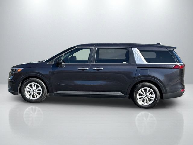 Certified 2023 Kia Carnival LX image 4