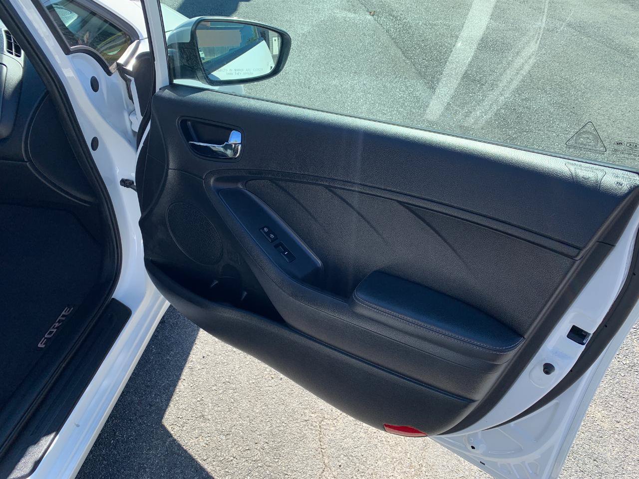 Used 2015 Kia Forte LX w/ Popular Package FWD image 26