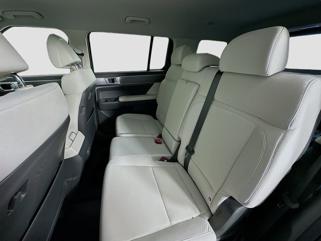 New 2026 Hyundai Santa Fe SE image 16