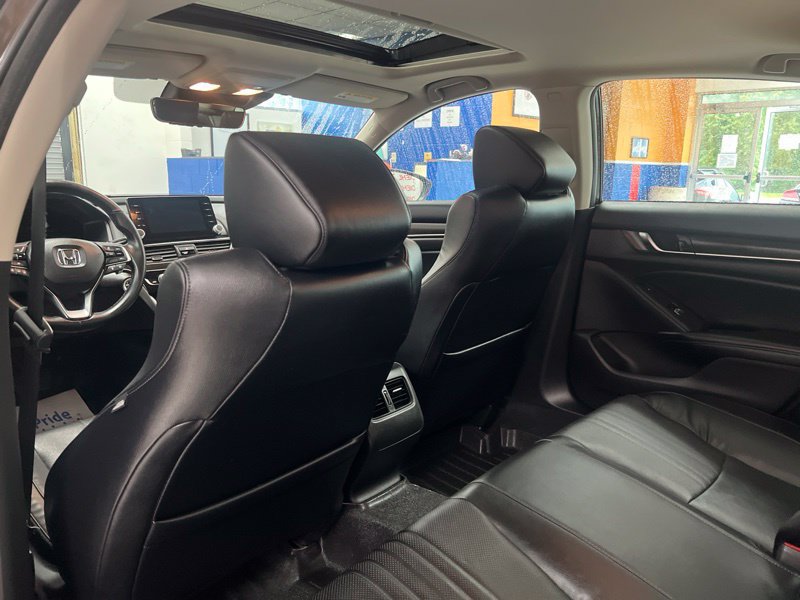Used 2018 Honda Accord Touring image 16