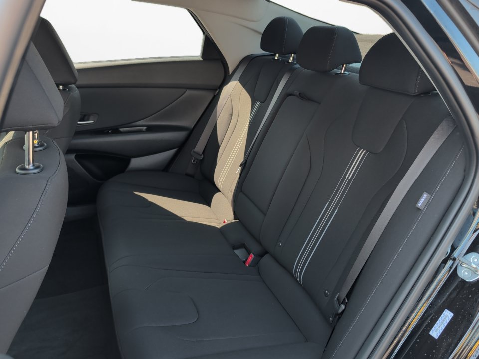 Certified 2024 Hyundai Elantra SEL w/ Convenience Package FWD image 12