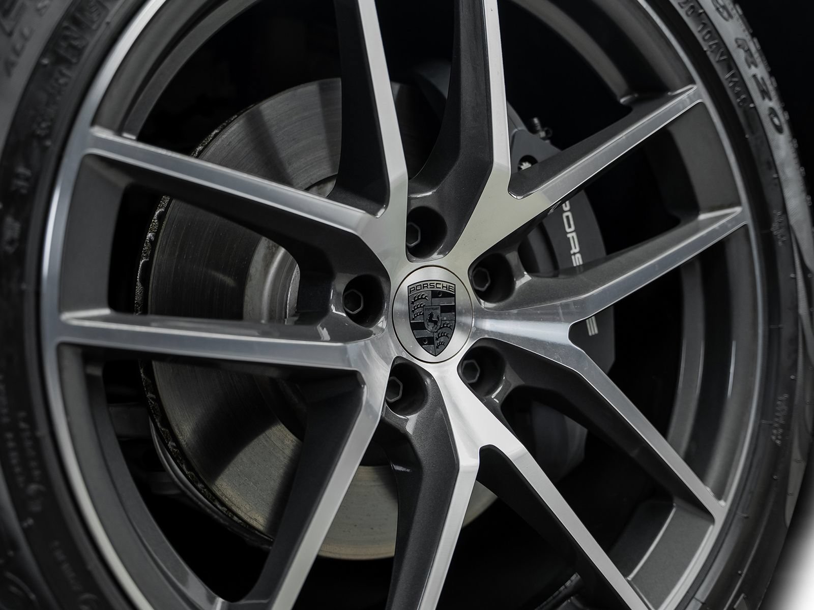 Used 2025 Porsche Macan AWD/4WD image 23