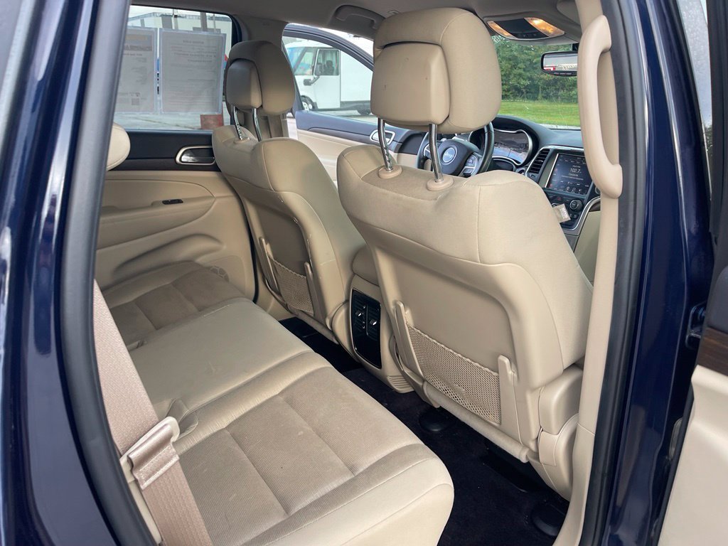 Used 2017 Jeep Grand Cherokee Laredo w/ Quick Order Package 23E AWD/4WD image 16