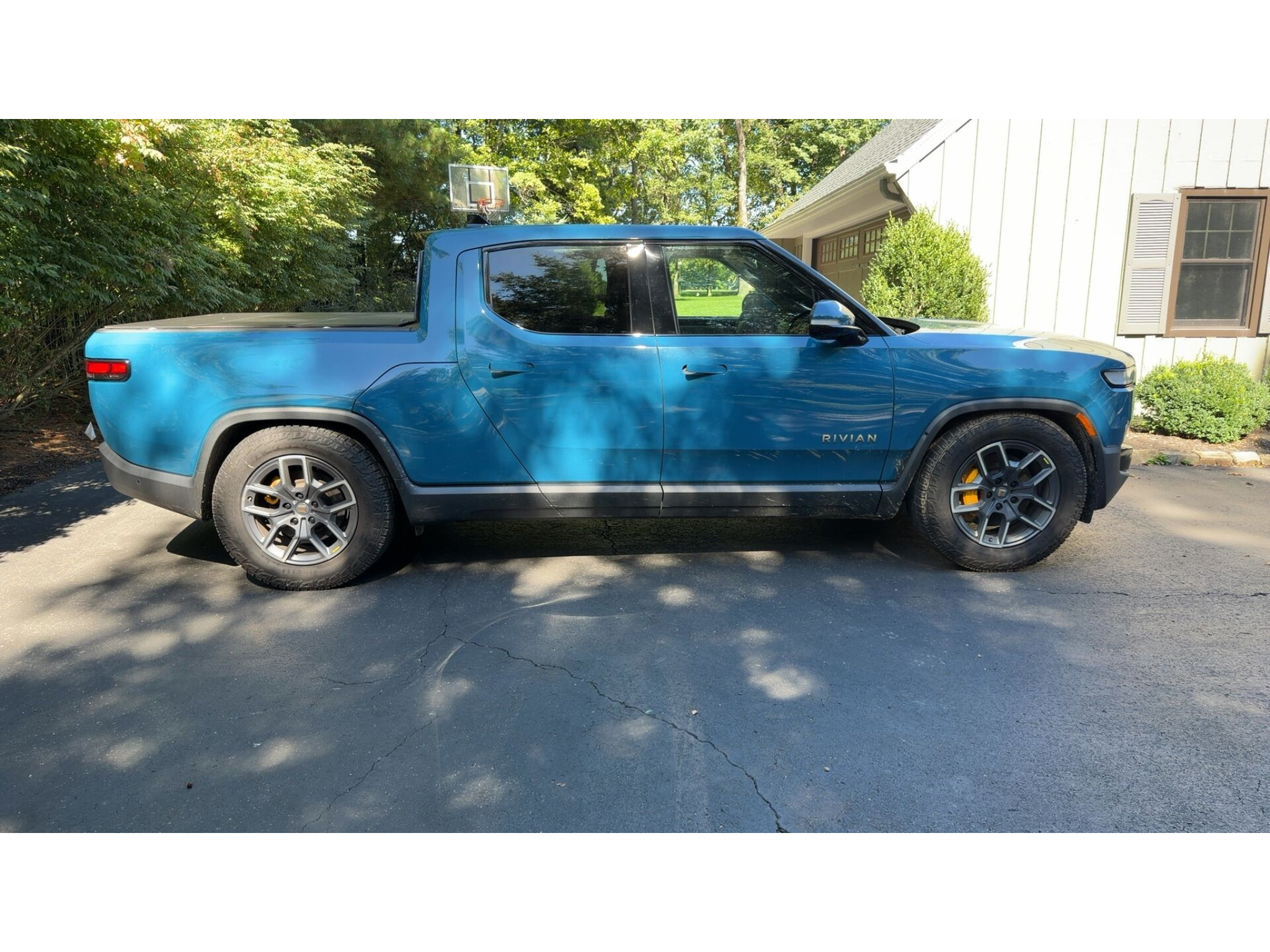 Used 2022 Rivian R1T Adventure AWD/4WD image 3