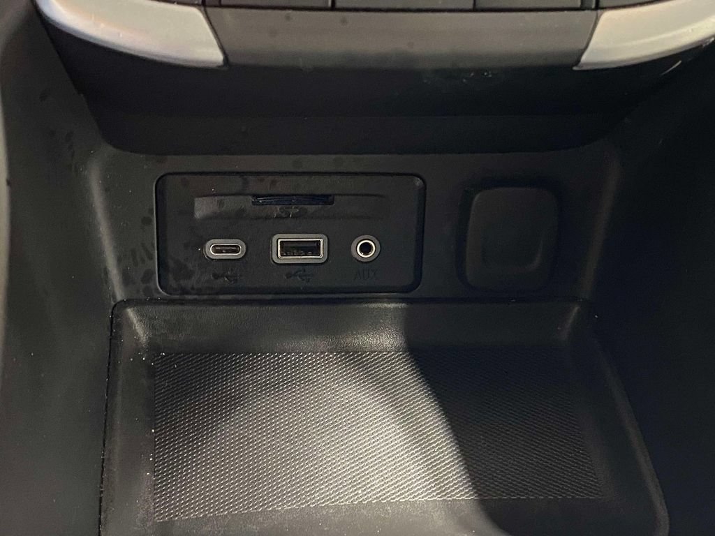 Used 2024 GMC Terrain SLT FWD image 31