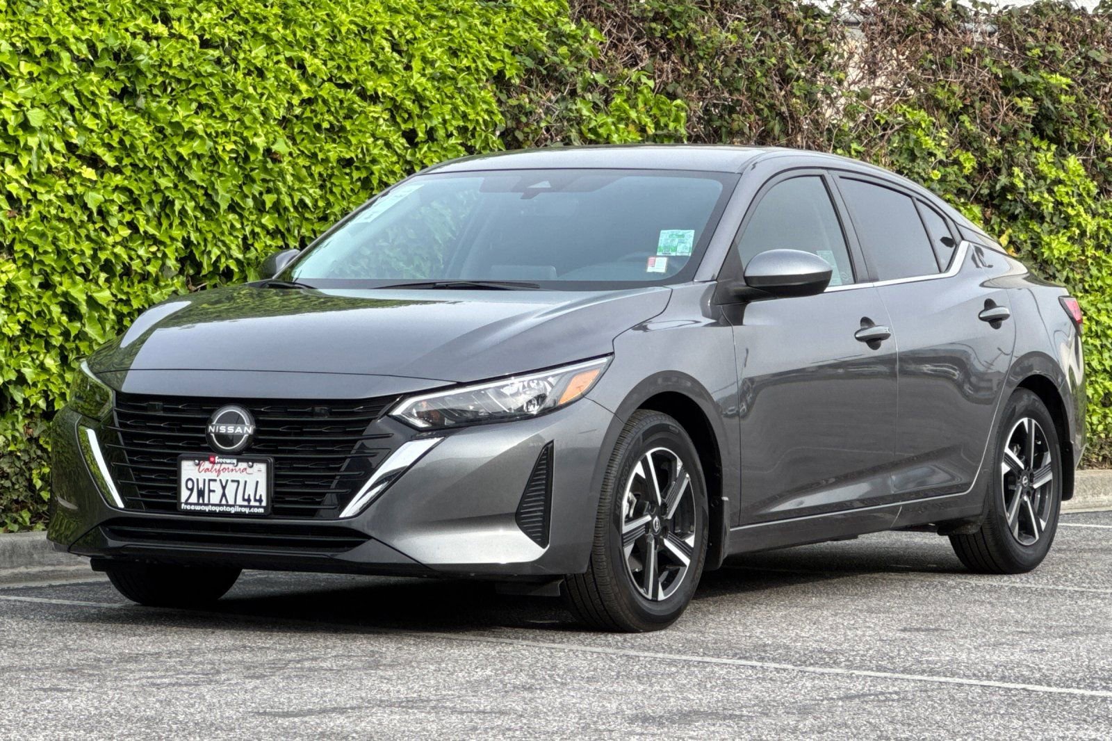 Used 2025 Nissan Sentra SV w/ All-Weather Package image 9