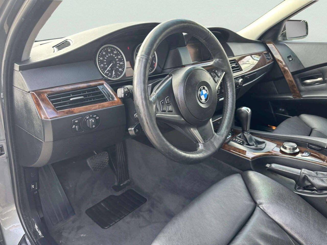 Used 2007 BMW 530xi Sedan AWD/4WD image 14