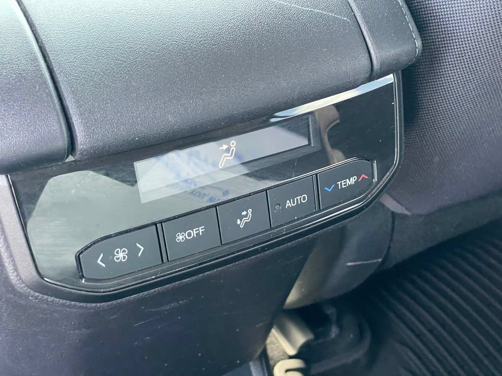 Used 2020 Toyota Highlander LE AWD/4WD image 8