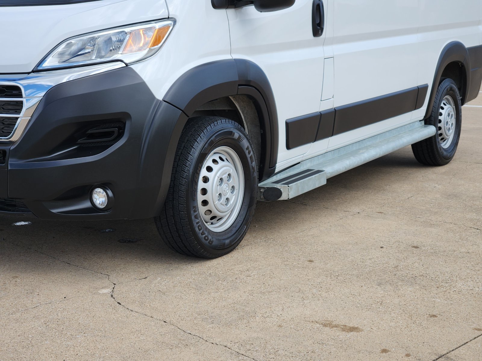 Used 2025 RAM ProMaster 2500 w/ U-Haul Equipment Group FWD image 12