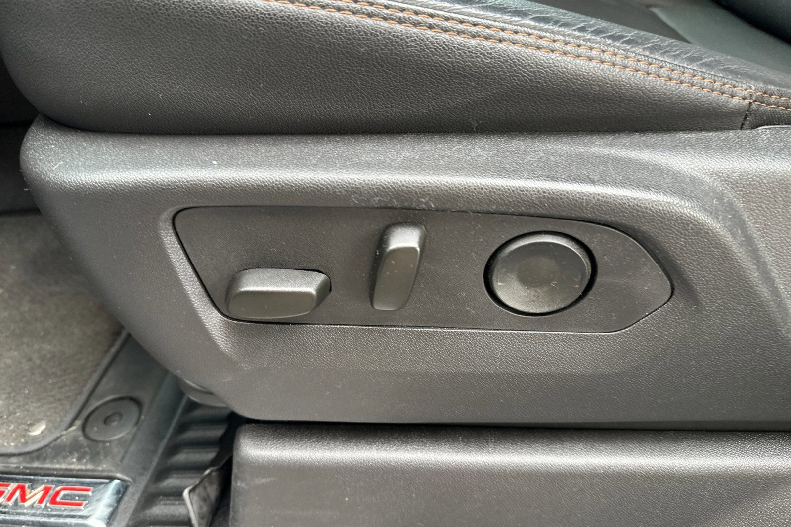 Certified 2025 GMC Sierra 1500 AT4 image 12