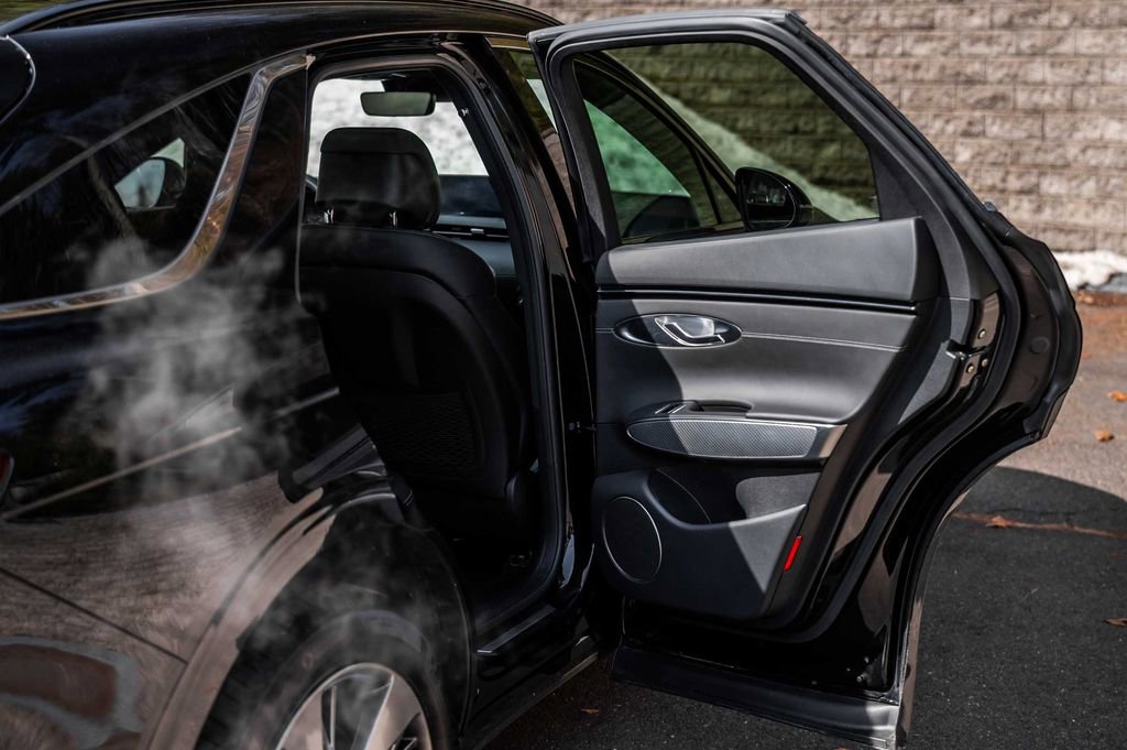 Used 2025 Genesis GV70 3.5T Sport image 16