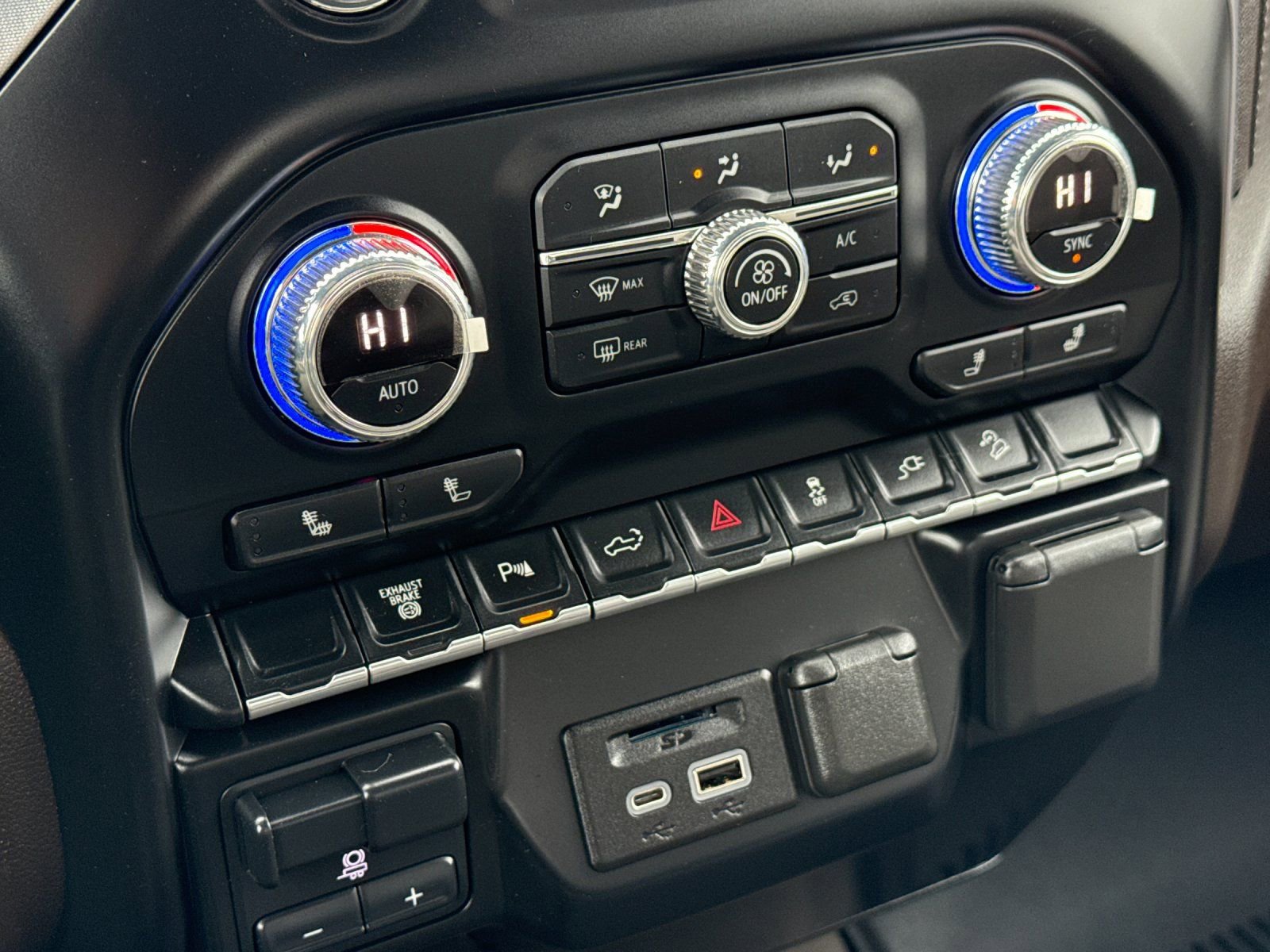 Used 2021 GMC Sierra 3500 SLT w/ Driver Alert Package I image 22