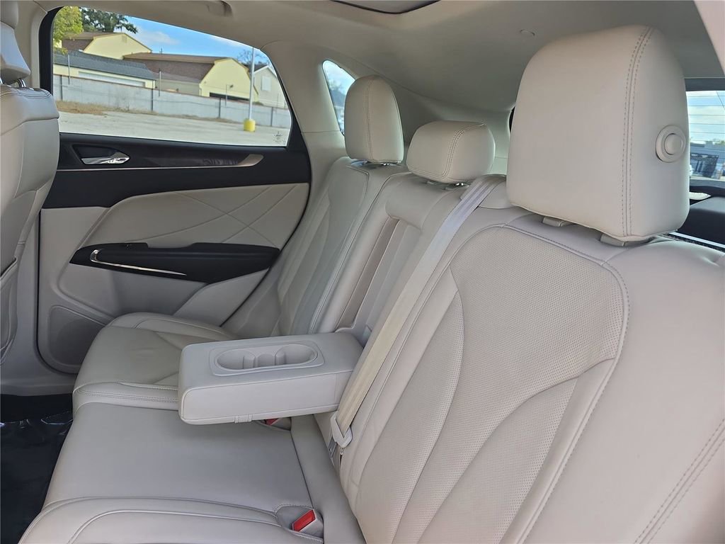 Used 2017 Lincoln MKC Reserve image 14