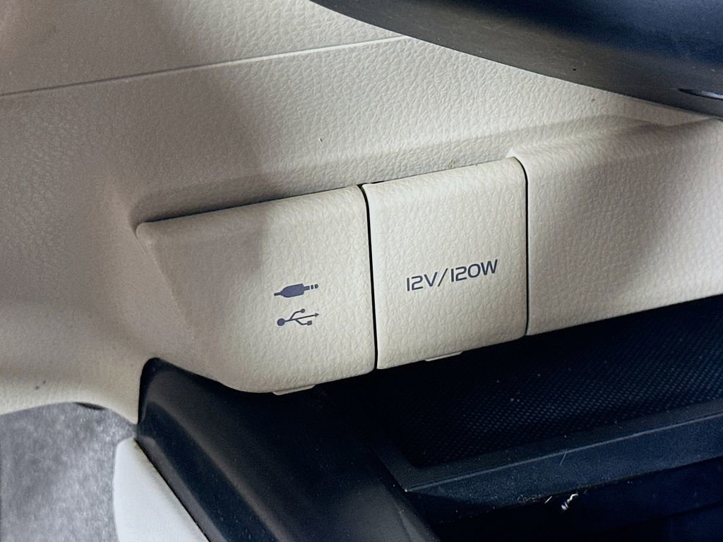 Used 2018 Toyota Camry LE FWD image 28