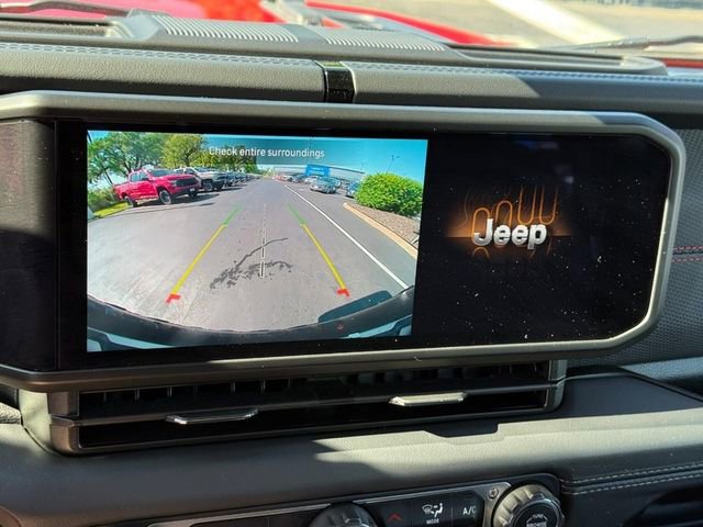 Used 2025 Jeep Wrangler Unlimited Rubicon AWD/4WD image 23