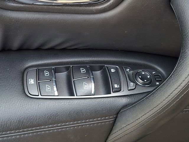Used 2021 Nissan Armada SV w/ SV Appearance Package RWD image 24