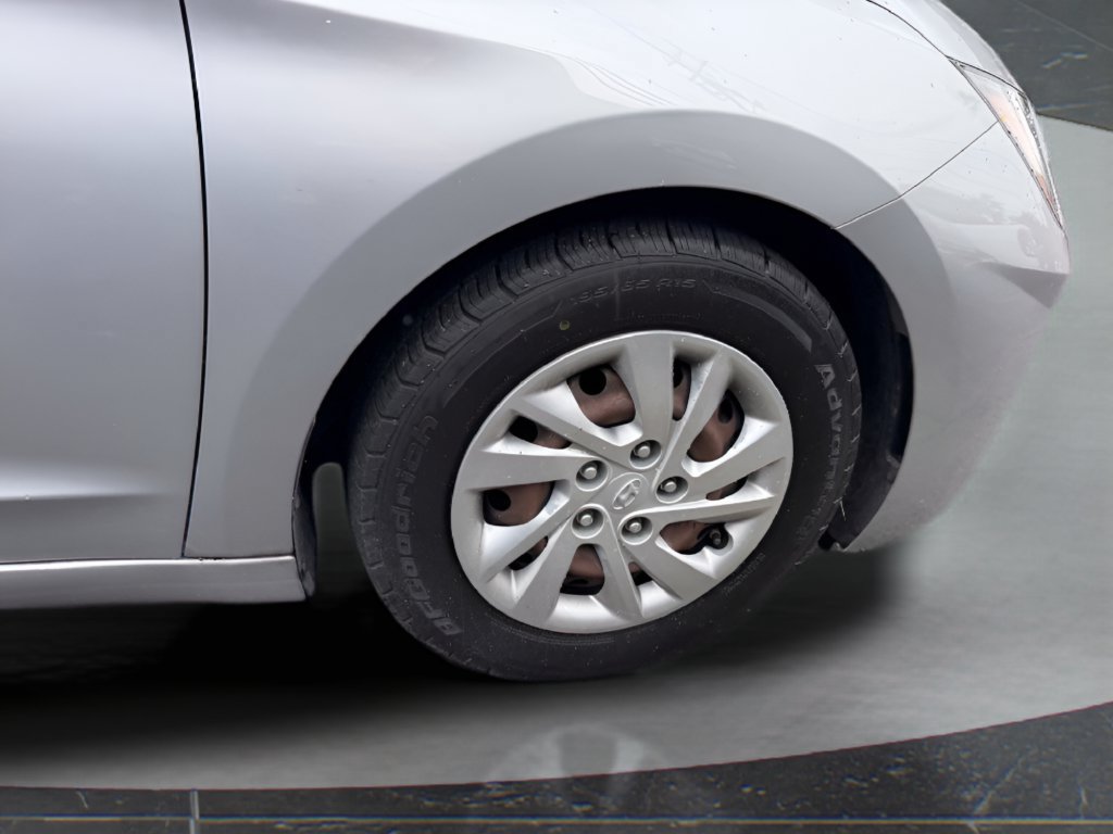 Used 2020 Hyundai Elantra SE FWD image 13