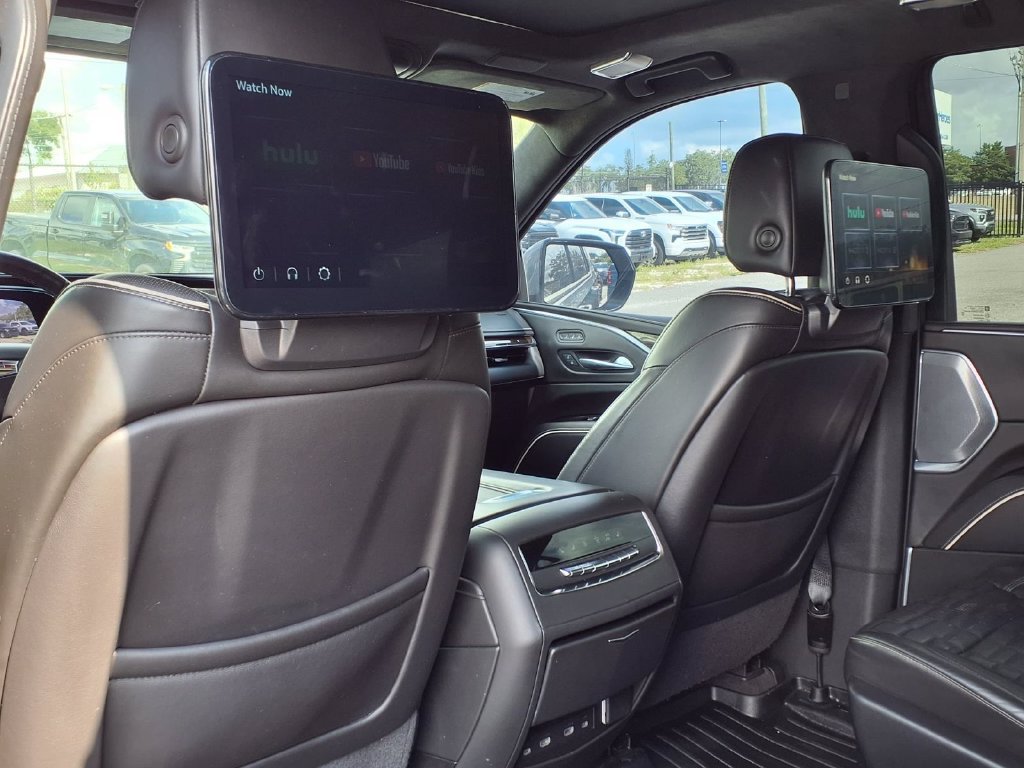 Used 2022 Cadillac Escalade Sport Platinum w/ LPO, ONYX Package AWD/4WD image 25
