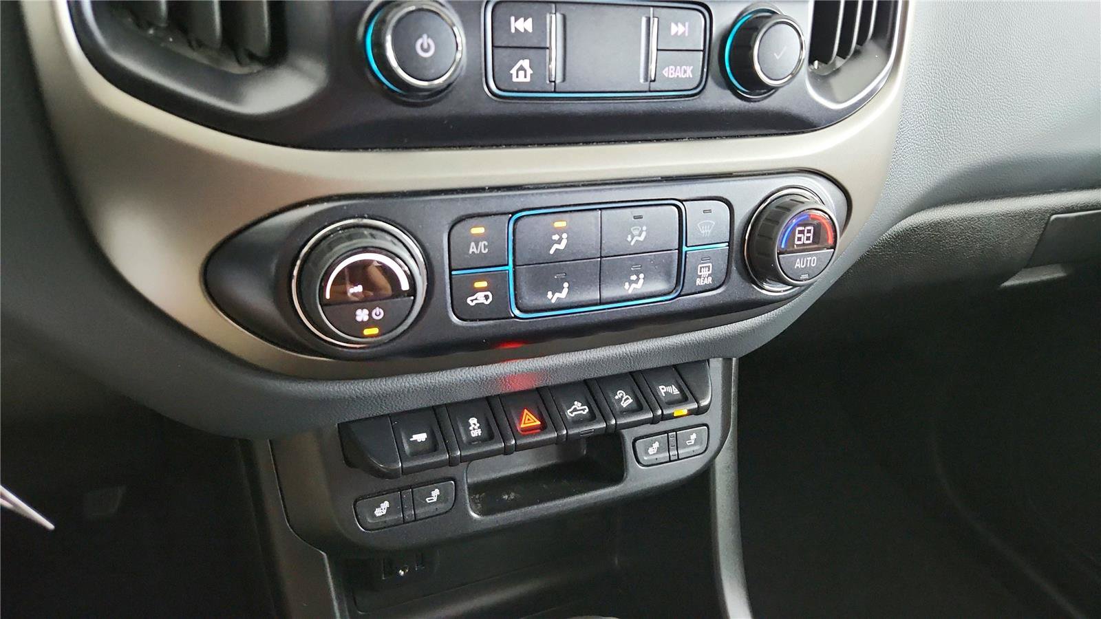 Used 2021 Chevrolet Colorado Z71 AWD/4WD image 26