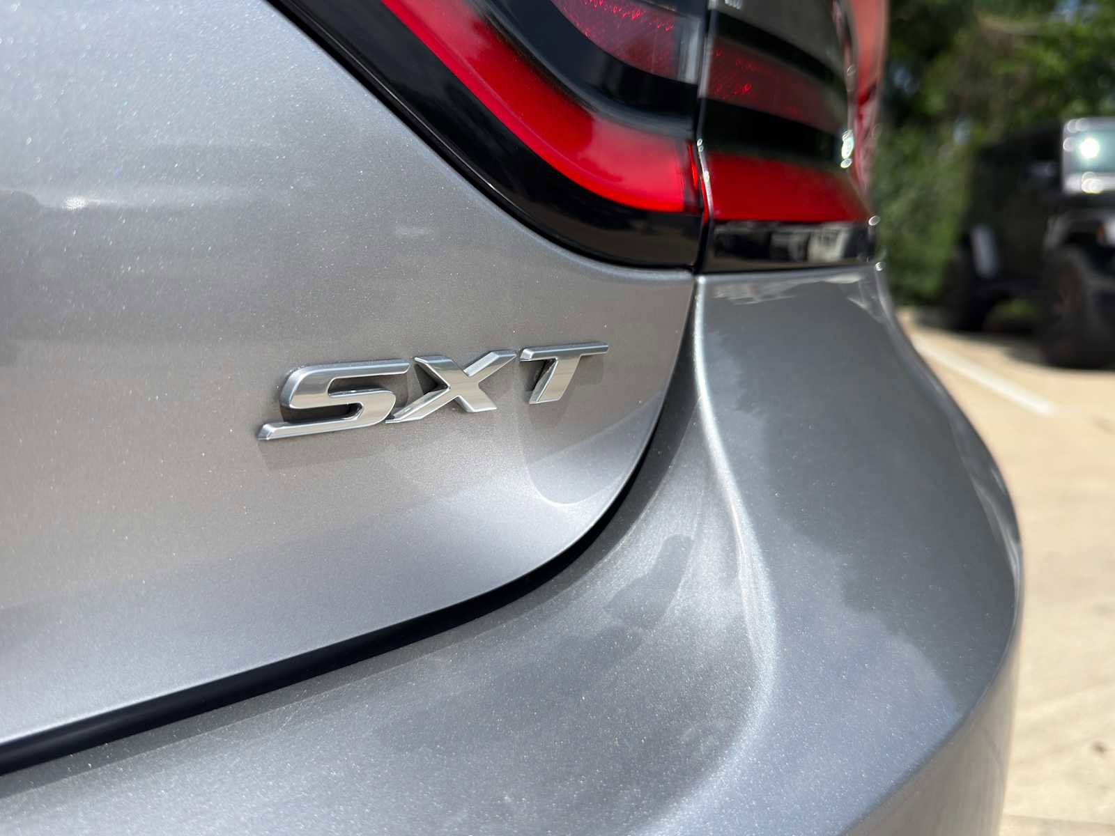 Used 2016 Dodge Charger SXT w/ Navigation & Travel Group RWD image 9