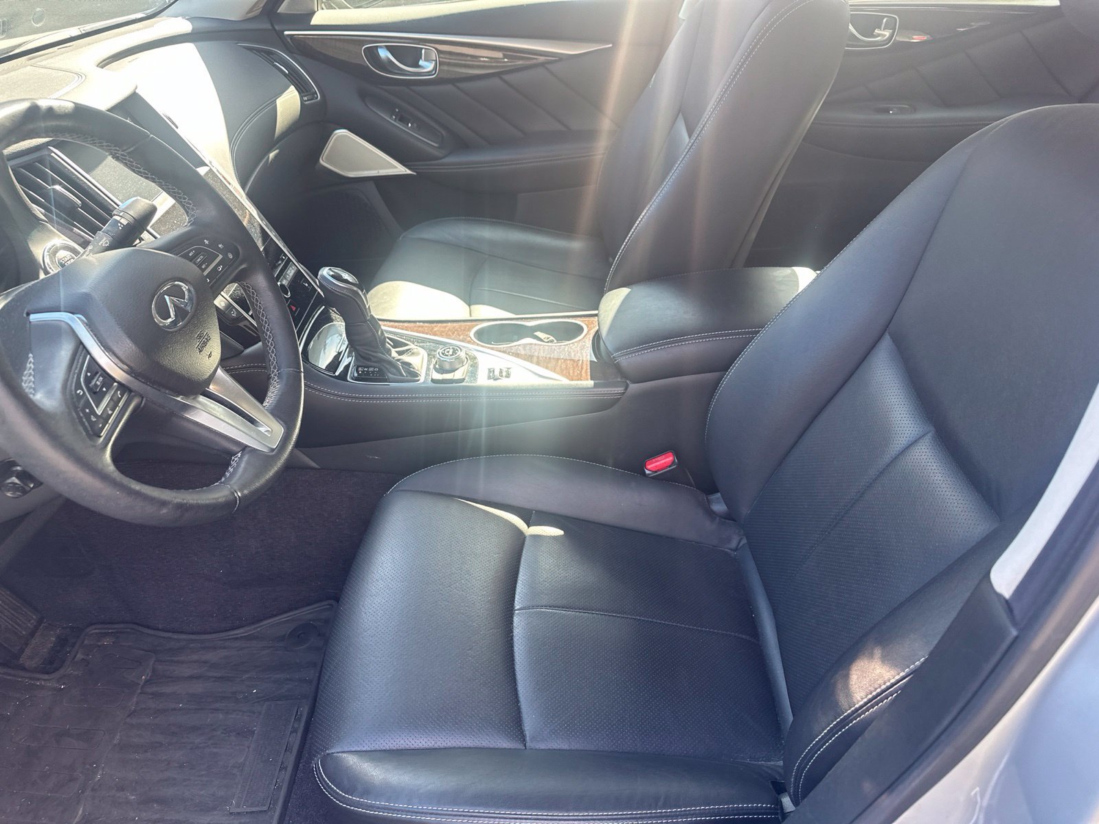 Used 2018 INFINITI Q50 Luxe w/ Sensory Package (Luxe) AWD/4WD image 8