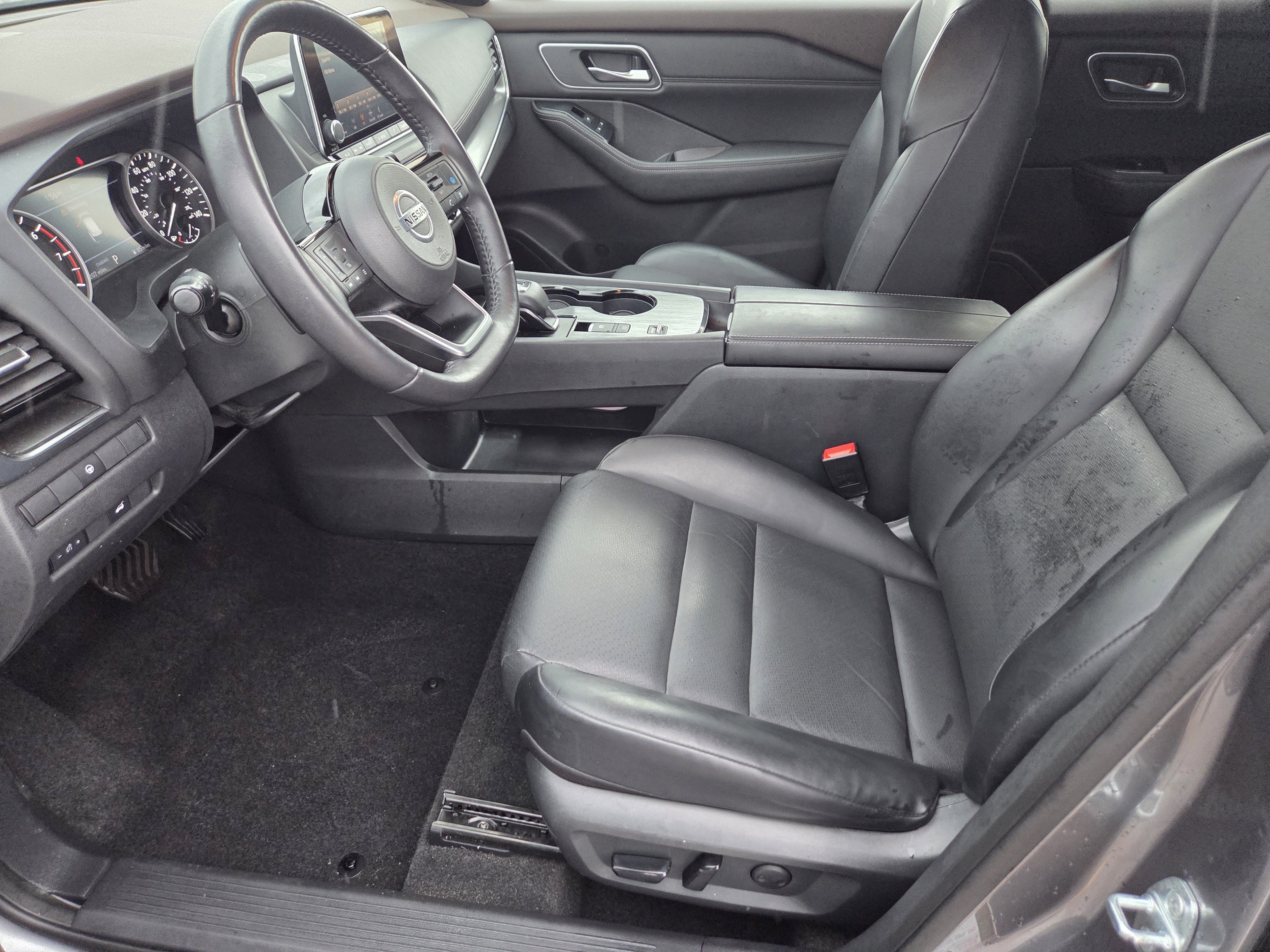 Used 2021 Nissan Rogue SV w/ Premium Package image 5