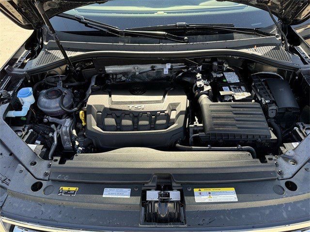 Used 2024 Volkswagen Tiguan Wolfsburg Edition image 29