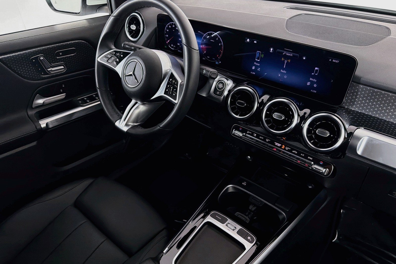 Used 2026 Mercedes-Benz GLB 250 image 16