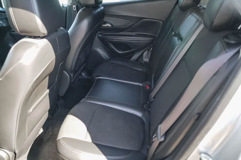 Used 2019 Buick Encore Sport Touring FWD image 17