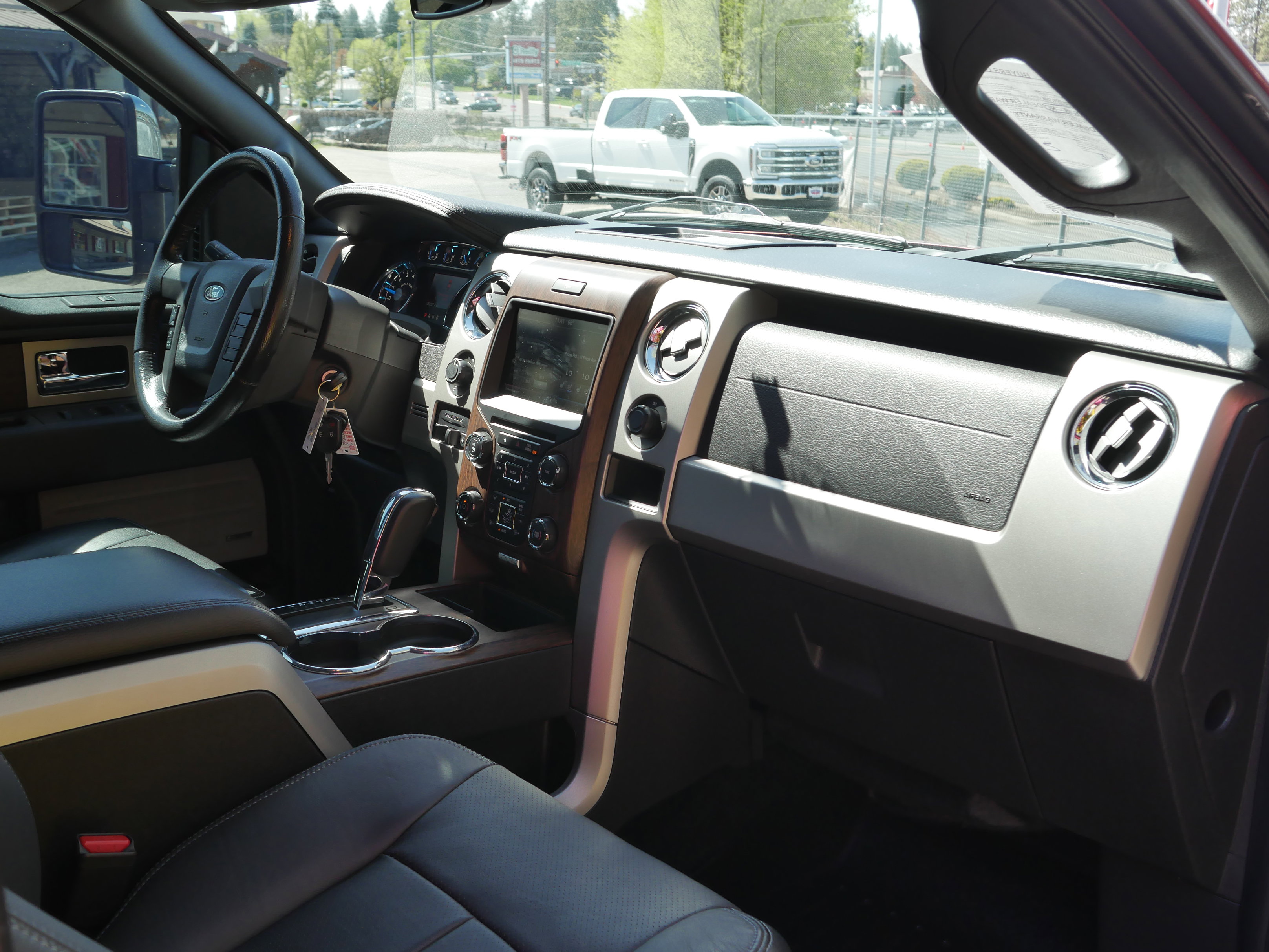 Used 2014 Ford F150 Lariat w/ Equipment Group 502A Luxury AWD/4WD image 29