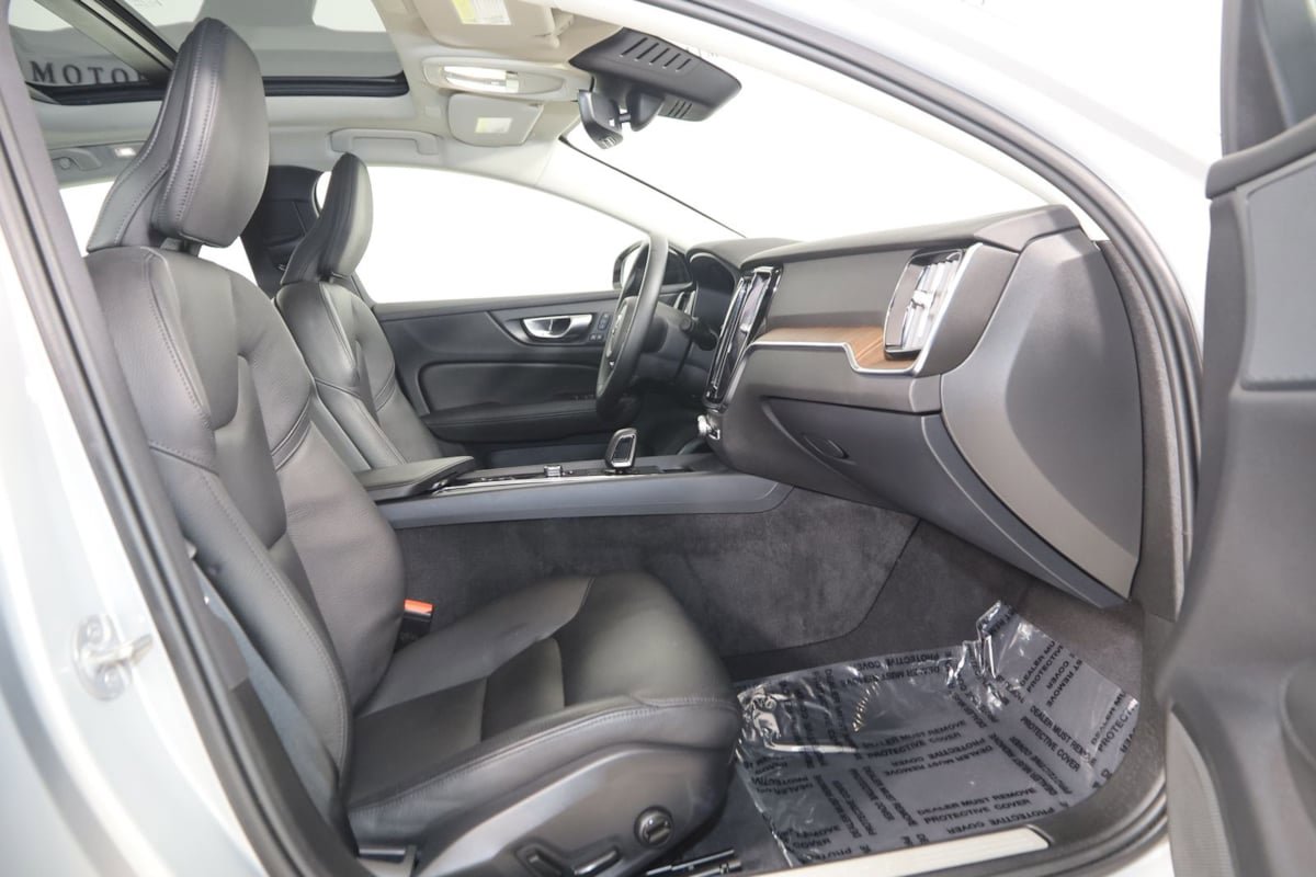 Used 2024 Volvo S60 B5 Plus AWD/4WD image 13
